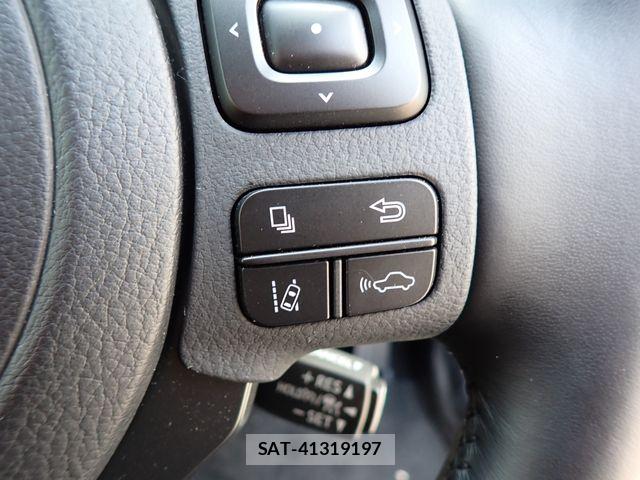 Lexus IS 2023-06 7220950-11