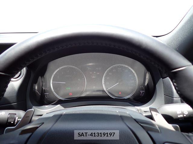 Lexus IS 2023-06 7220950-13