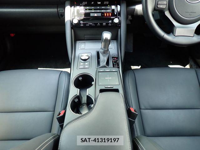 Lexus IS 2023-06 7220950-20