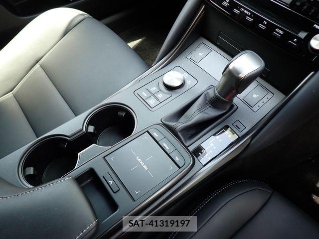 Lexus IS 2023-06 7220950-21
