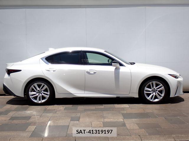 Lexus IS 2023-06 7220950-4