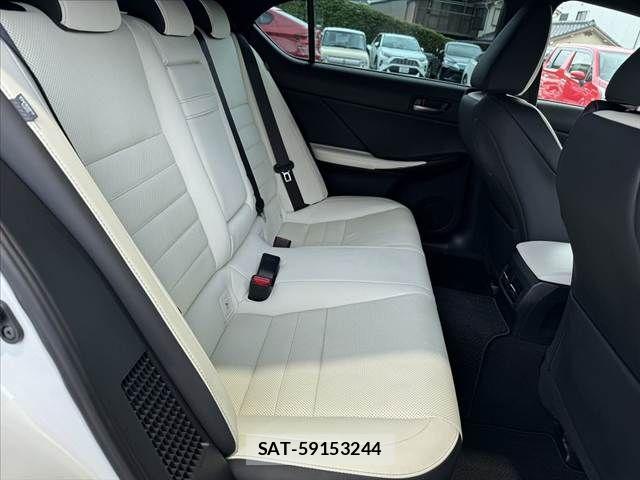 Lexus IS 2020-12 7220939-28