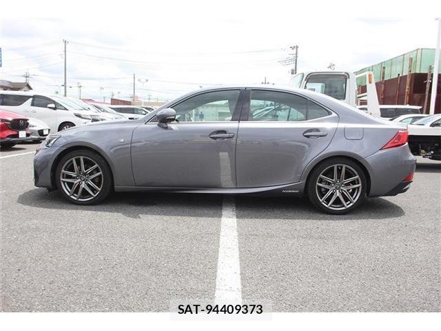 Lexus IS 2017-01 7220935-10