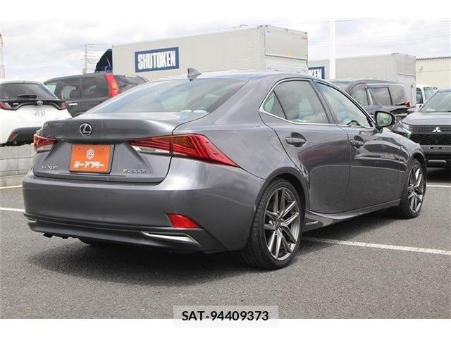 Lexus IS 2017-01 7220935-13