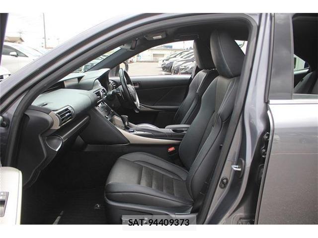 Lexus IS 2017-01 7220935-24