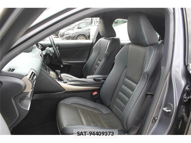 Lexus IS 2017-01 7220935-25