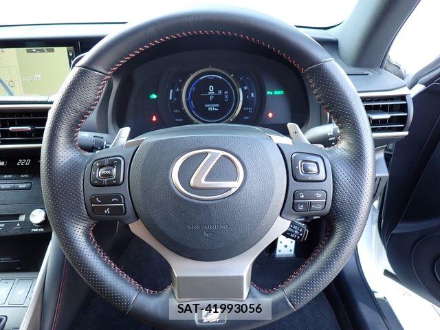 Lexus IS 2017-09 7220936-10