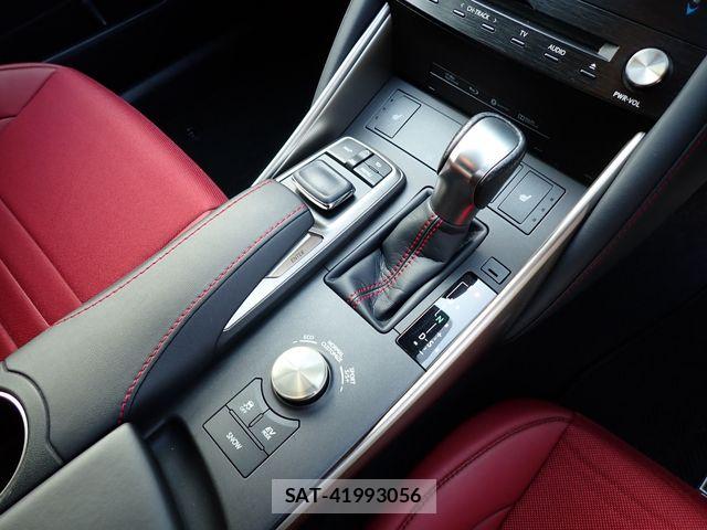 Lexus IS 2017-09 7220936-22