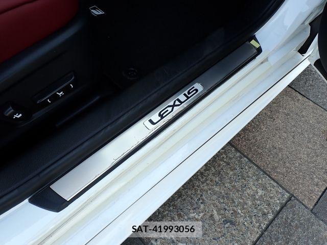 Lexus IS 2017-09 7220936-26