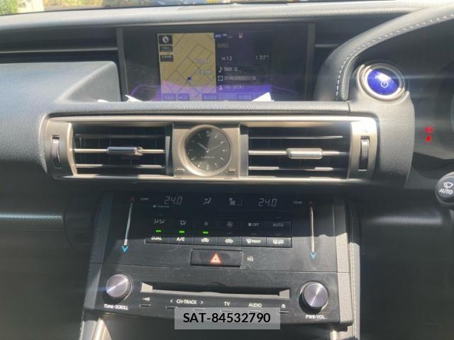 Lexus IS 2013-10 7220921-26