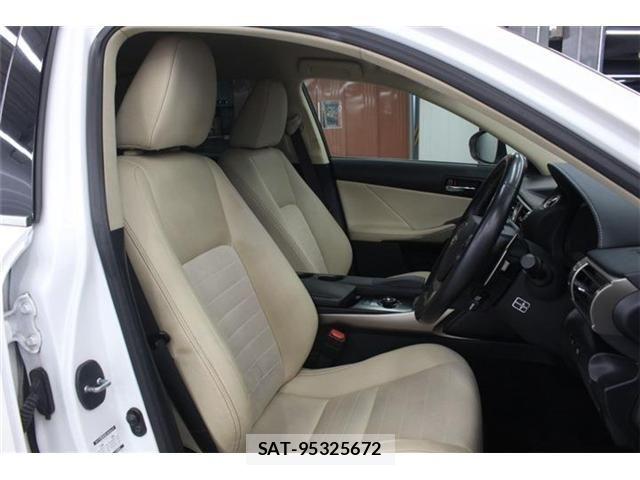 Lexus IS 2014-01 7220922-26