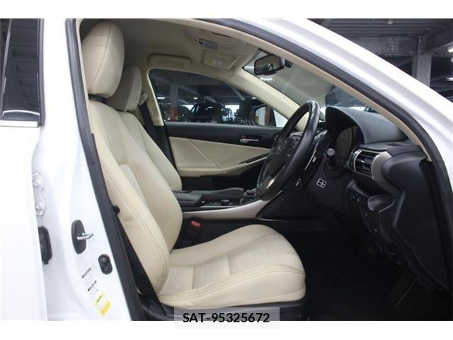 Lexus IS 2014-01 7220922-28