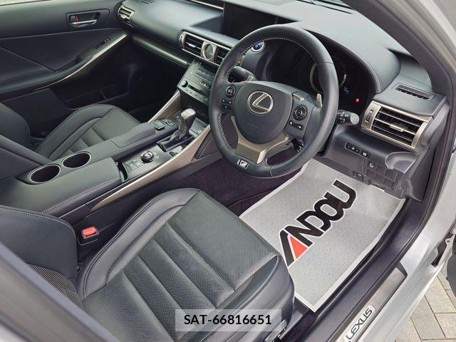 Lexus IS 2014-02 7220924-10