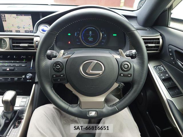 Lexus IS 2014-02 7220924-12