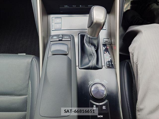 Lexus IS 2014-02 7220924-17