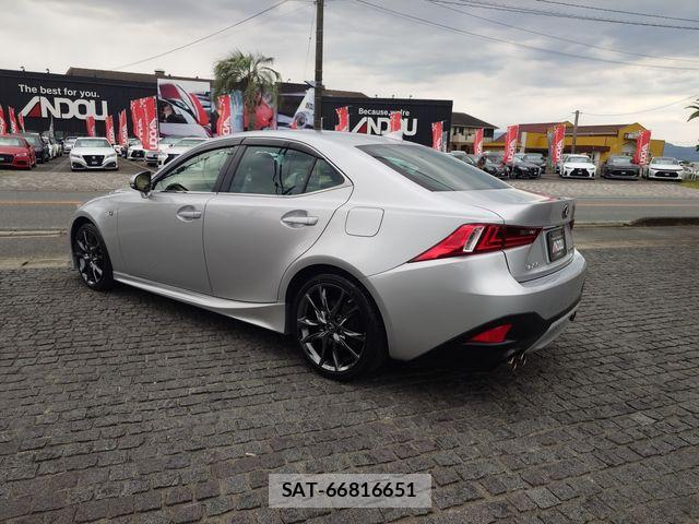 Lexus IS 2014-02 7220924-3