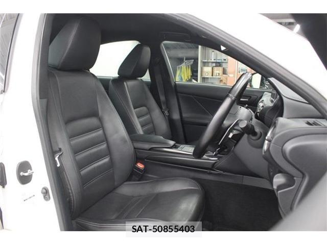 Lexus IS 2021-01 7220937-24