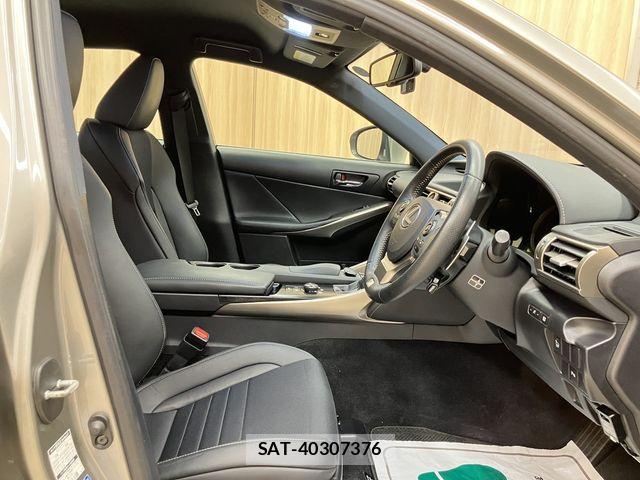 Lexus IS 2014-04 7220923-17