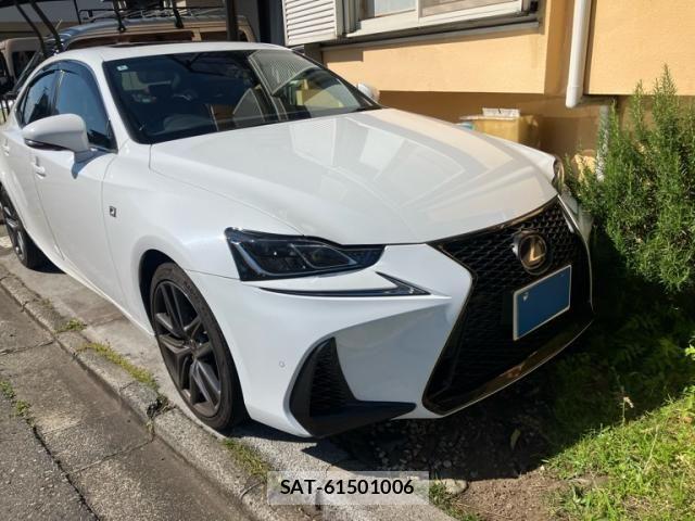 Lexus IS 2018-06 7220929-0