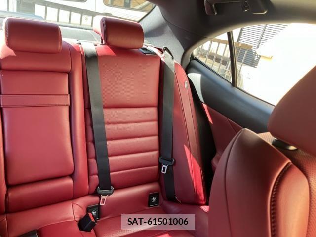Lexus IS 2018-06 7220929-12