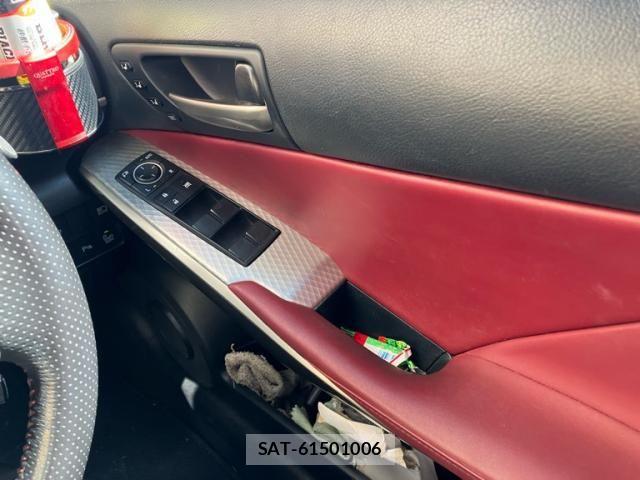 Lexus IS 2018-06 7220929-13