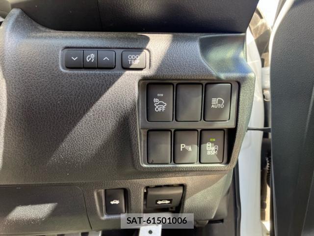 Lexus IS 2018-06 7220929-15