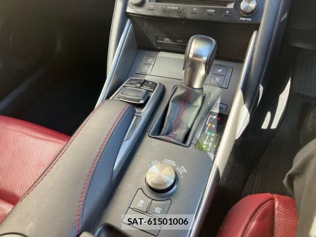 Lexus IS 2018-06 7220929-23