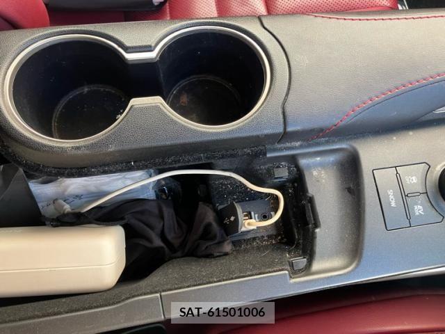 Lexus IS 2018-06 7220929-24