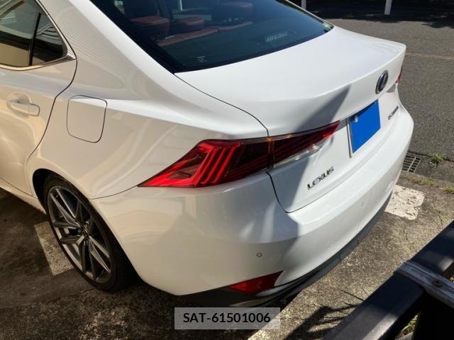 Lexus IS 2018-06 7220929-4