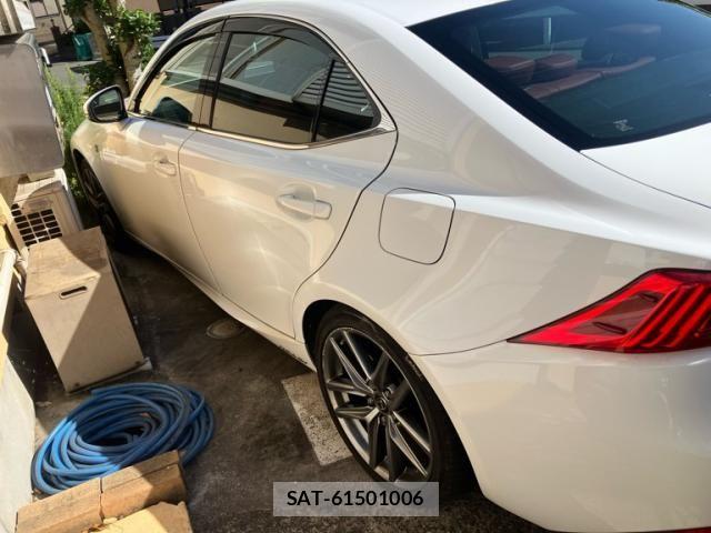 Lexus IS 2018-06 7220929-5