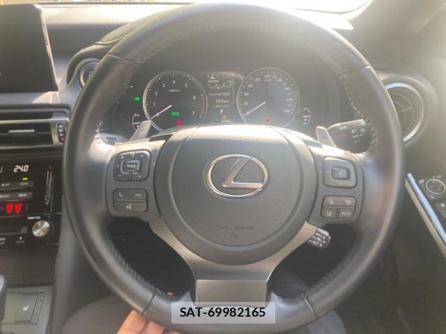 Lexus IS 2022-09 7220945-14
