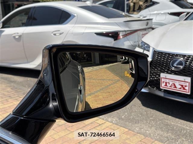 Lexus IS 2021-02 7220942-9