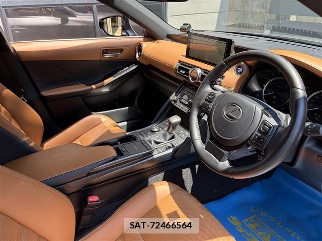 Lexus IS 2021-02 7220942-13