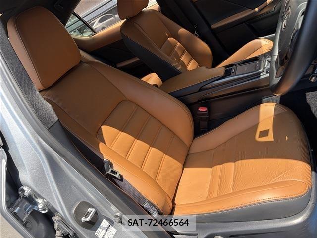 Lexus IS 2021-02 7220942-14