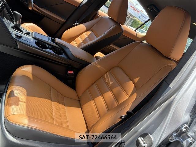 Lexus IS 2021-02 7220942-16