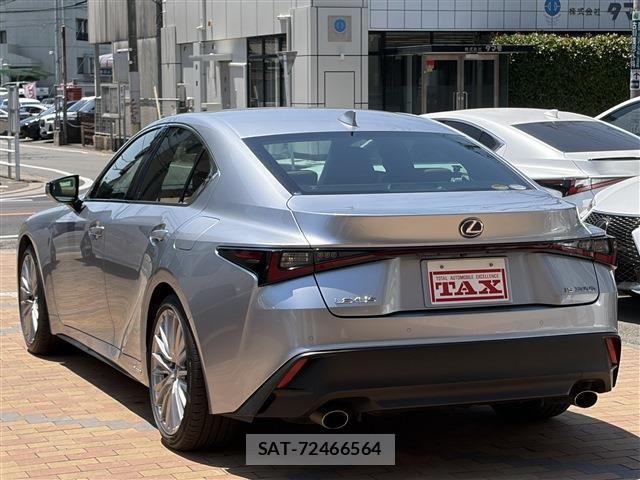 Lexus IS 2021-02 7220942-4