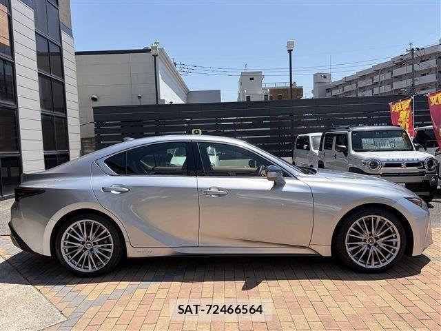 Lexus IS 2021-02 7220942-6