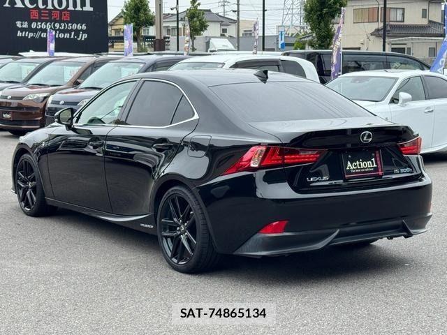 Lexus IS 2015-03 7220926-3