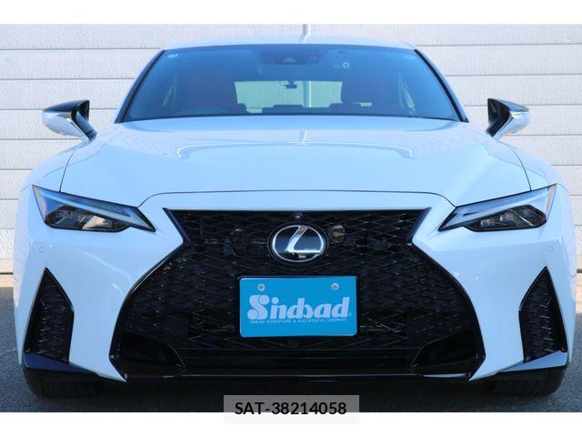 Lexus IS 2023-03 7220957-10