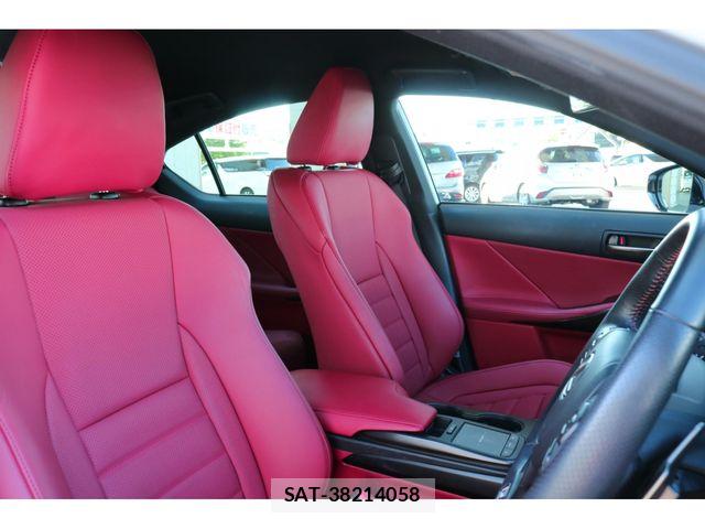 Lexus IS 2023-03 7220957-16