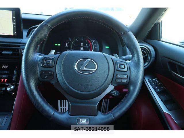Lexus IS 2023-03 7220957-24