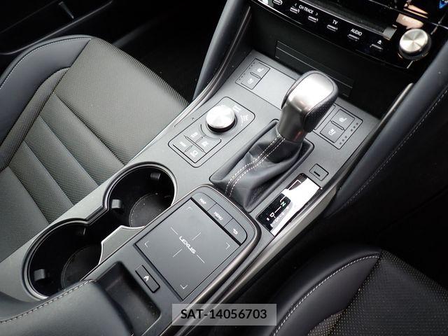 Lexus IS 2021-06 7220943-22