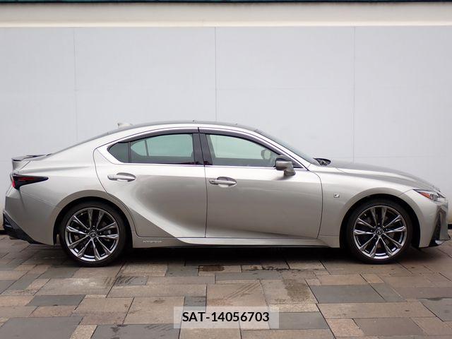 Lexus IS 2021-06 7220943-4