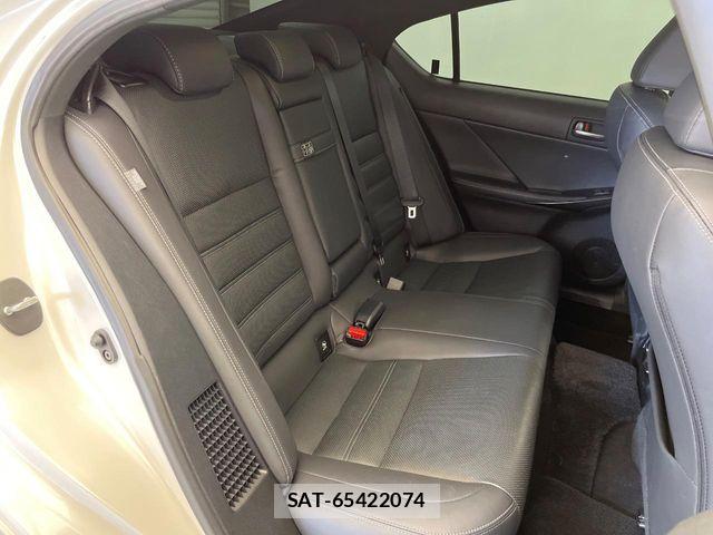 Lexus IS 2022-06 7220938-10