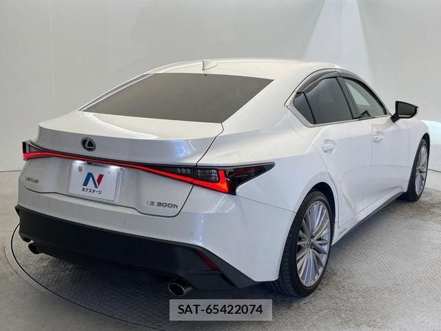 Lexus IS 2022-06 7220938-17