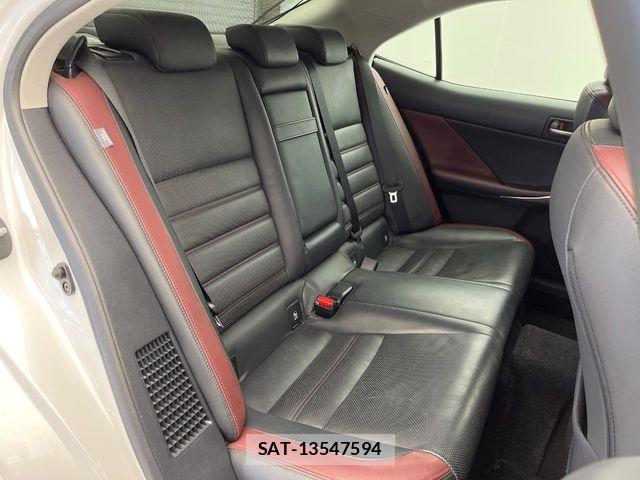 Lexus IS 2017-04 7220927-13