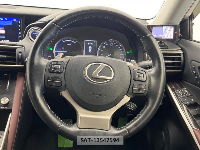 Lexus IS 2017-04 7220927-14
