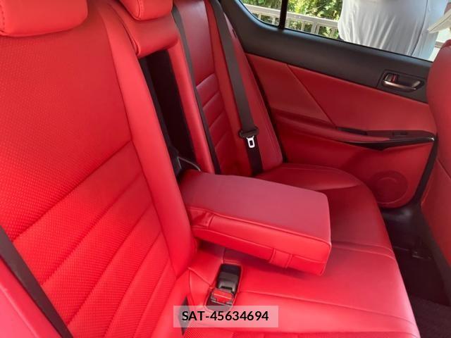 Lexus IS 2023-06 7220954-12