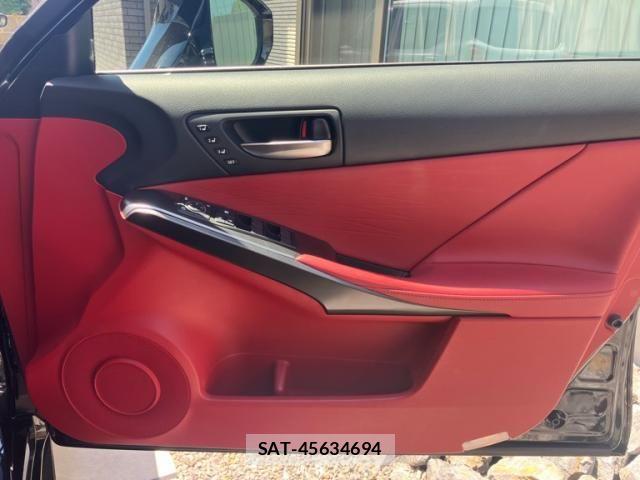 Lexus IS 2023-06 7220954-14
