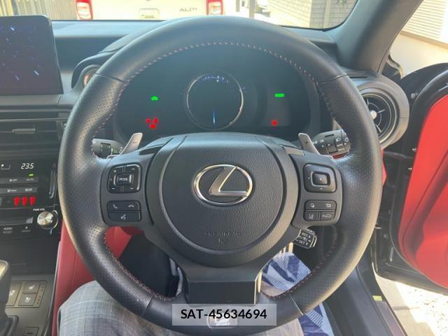 Lexus IS 2023-06 7220954-16